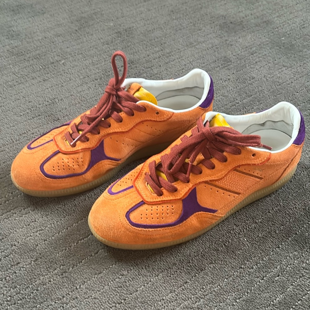 Alohas Sneakers